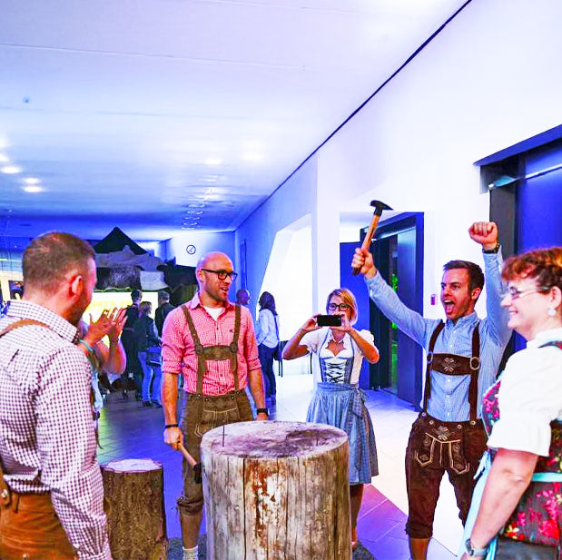 Baumstamm nageln zum mieten für Erwachsene für diverse Events.