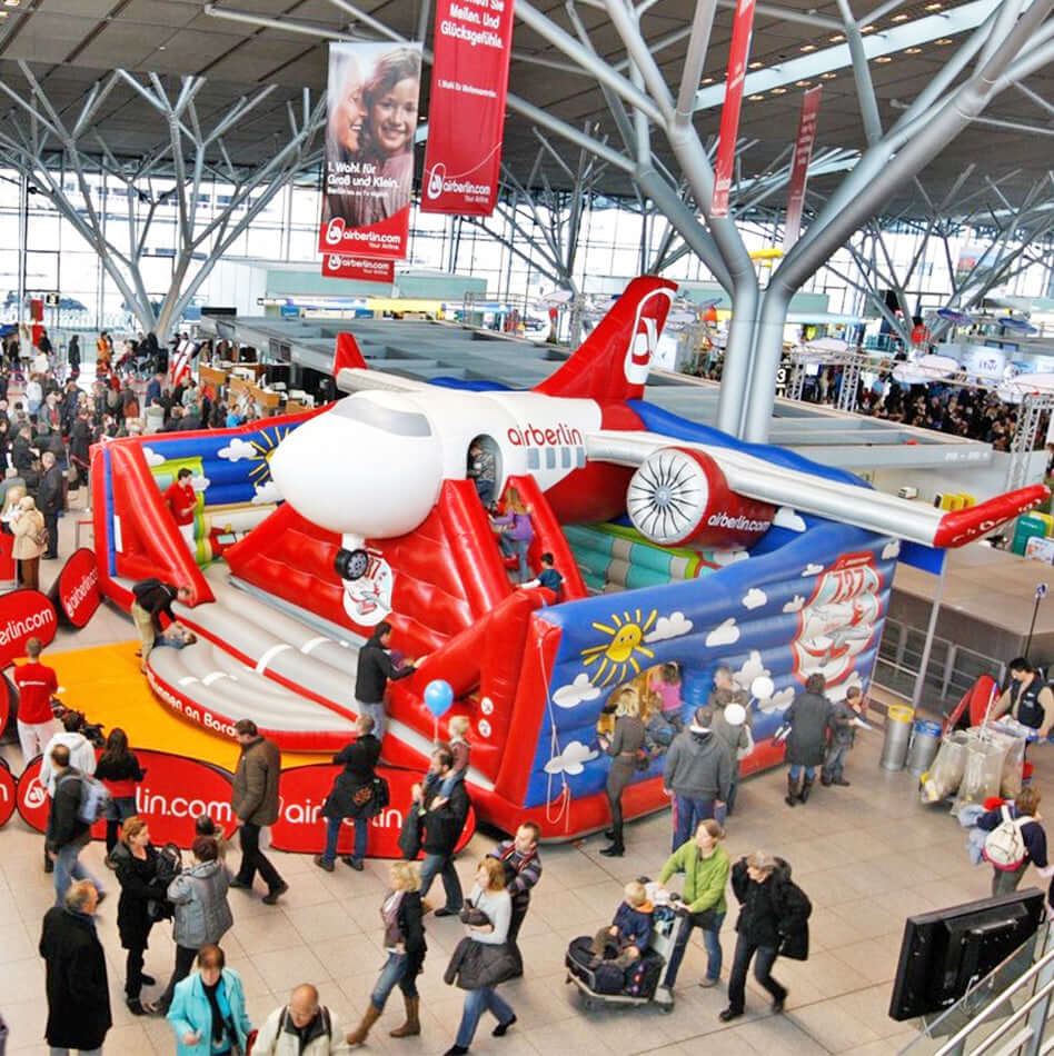 Hüpfburg Flugzeug Boeing 737 mit Triebwerk - Sonderanfertigung - Aufblasbare Produktnachbildung kaufen | Werben in Großformat Hüpfburg Flugzeug Boeing 737 mit Triebwerk - Sonderanfertigung - Aufblasbare Produktnachbildung kaufen | Werben in Großformat