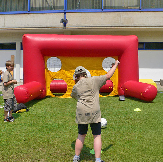 Fußball Geschicklichkeitstor mieten – Das aufblasbare Zielschusstor - Sport Spiele mieten | Fußball Dart | Water Soccer ✔ Verleih Fußball Geschicklichkeitstor mieten – Das aufblasbare Zielschusstor - Sport Spiele mieten | Fußball Dart | Water Soccer ✔ Verleih