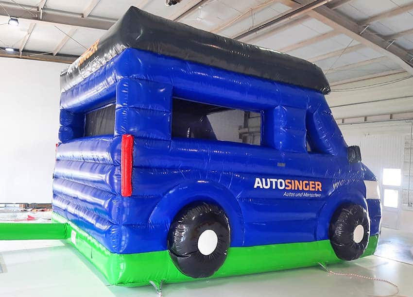 Hüpfburg Auto mit leuchtenden Farben
