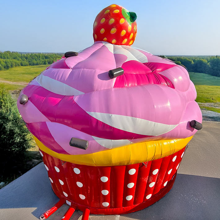 Hüpfburg "Cupcake Erdbeere Torte" – Sonderanfertigung - Aufblasbare Werbung | Werbeträger | Inflatables online kaufen! Hüpfburg "Cupcake Erdbeere Torte" – Sonderanfertigung - Aufblasbare Werbung | Werbeträger | Inflatables online kaufen!
