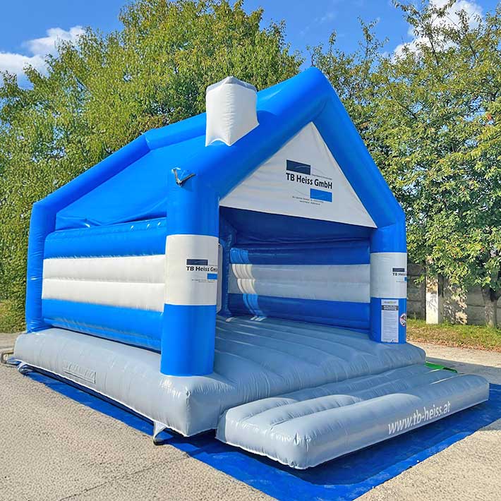 Hüpfburg Haus mit Kamin, Sonderanfertigung - Aufblasbare Werbung | Werbeträger | Inflatables online kaufen! Hüpfburg Haus mit Kamin, Sonderanfertigung - Aufblasbare Werbung | Werbeträger | Inflatables online kaufen!