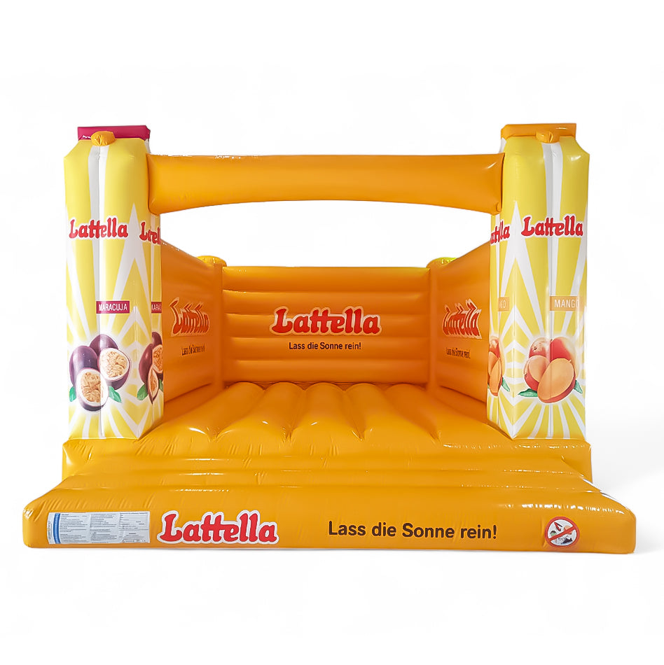 Hüpfburg Lattella Getränkenachbildung, Tetra Pak - Aufblasbare Werbung | Werbeträger | Inflatables online kaufen! Hüpfburg Lattella Getränkenachbildung, Tetra Pak - Aufblasbare Werbung | Werbeträger | Inflatables online kaufen!