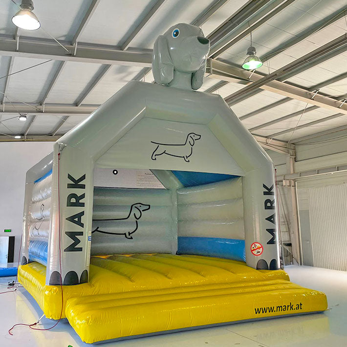 Hüpfburg Sonderanfertigung Hund Dackel mit Logo - Aufblasbare Werbung | Werbeträger | Inflatables online kaufen! Hüpfburg Sonderanfertigung Hund Dackel mit Logo - Aufblasbare Werbung | Werbeträger | Inflatables online kaufen!