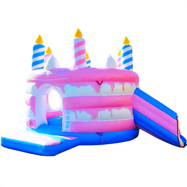 Eine Hüpfburg in rosa-weiß-blau.