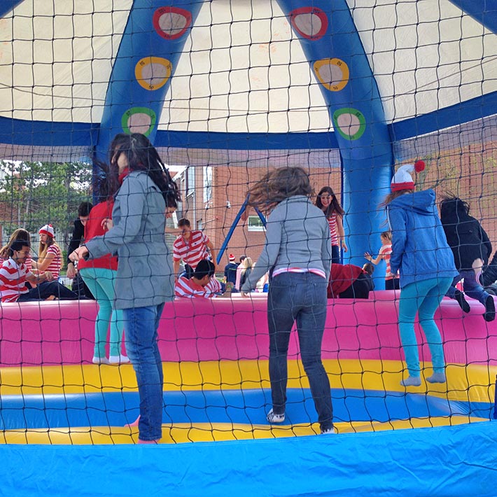 XXL Hüpfburg HIGH-JUMP Arena mieten - Hüpfburgen mieten für jeden Anlass | Über 300 Spielgeräte XXL Hüpfburg HIGH-JUMP Arena mieten - Hüpfburgen mieten für jeden Anlass | Über 300 Spielgeräte