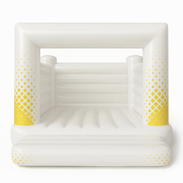 Die Farbgestaltung vom Hersteller dieser Hüpfburg ohne Dach macht auf die individuell wählbaren Designoptionen aufmerksam.