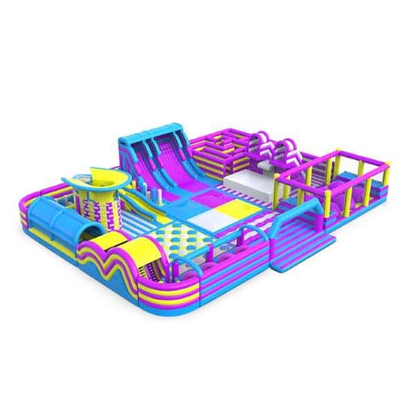 Farbenfrohe Hüpfburg mit einer Riesenrutsche und großer Sprungfläche