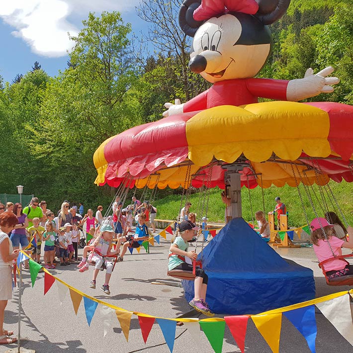 Kettenfliegen-Karussell Maus 10 Sitze mieten - Karussell mieten | Nostalgie Karussell, Kettenflieger - Verleih Kettenfliegen-Karussell Maus 10 Sitze mieten - Karussell mieten | Nostalgie Karussell, Kettenflieger - Verleih