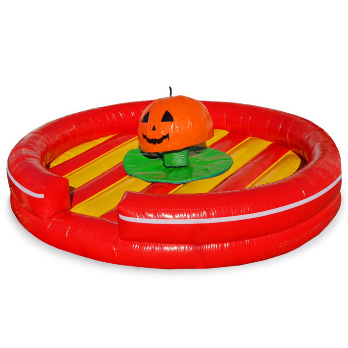 Kuerbis Rodeo zum miteten mit einem grossen Kuerbiskopf in der Mitte.