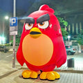 Das Vogel Maskottchen von Angry Birds, als aufblasbare Werbefigur.