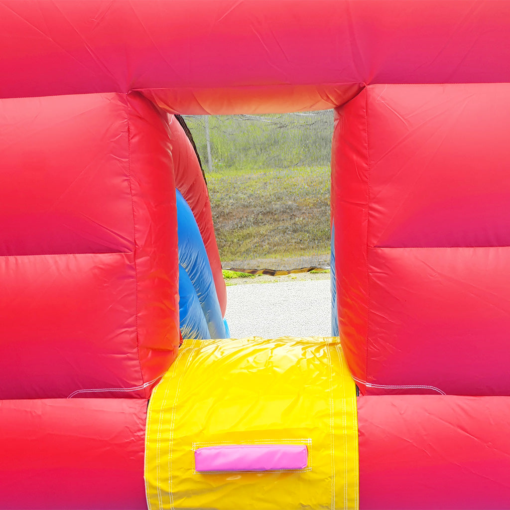 Ein Einstieg zu einer Rutsche.