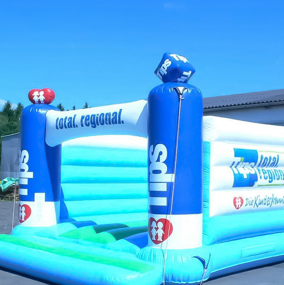 Hüpfburg Kinderfreunde Linz total regional - Aufblasbare Werbung | Werbeträger | Inflatables online kaufen! Hüpfburg Kinderfreunde Linz total regional - Aufblasbare Werbung | Werbeträger | Inflatables online kaufen!