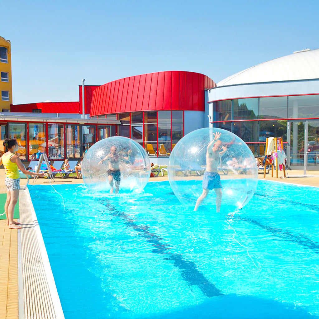 Wasser Bälle mieten - Einfach übers Wasser laufen - Hüpfburgen mieten für jeden Anlass | Über 300 Spielgeräte Wasser Bälle mieten - Einfach übers Wasser laufen - Hüpfburgen mieten für jeden Anlass | Über 300 Spielgeräte
