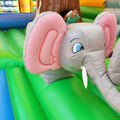 Detailreich gestalteter Elefant mit freundlichem Gesicht als Teil einer farbenfrohen Schloss-Hüpfburg - ideal für tierische Abenteuer und fröhliche Events.