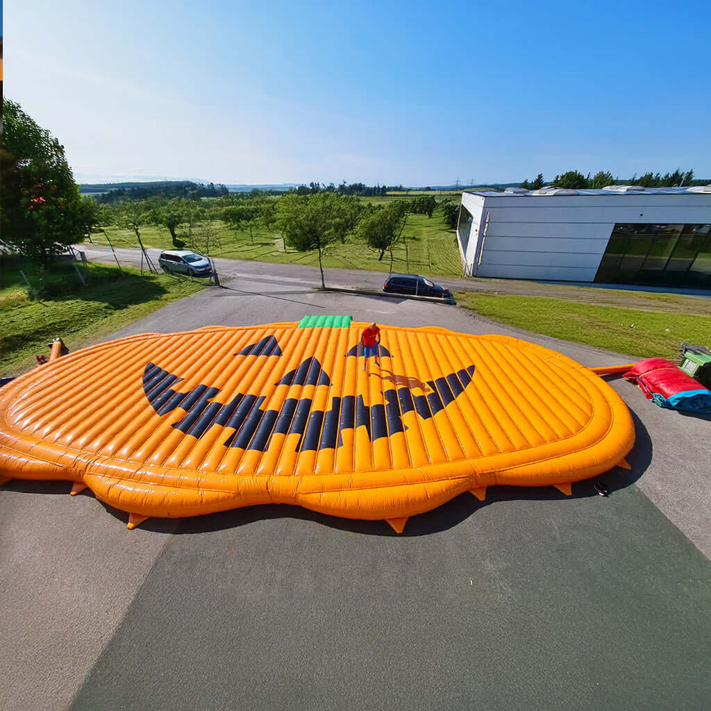 Active Center Kürbis Hüpfburg – Der riesige Hüpfer für Herbstfeste und Halloween - Aufblasbare Produktnachbildung kaufen | Werben in Großformat Active Center Kürbis Hüpfburg – Der riesige Hüpfer für Herbstfeste und Halloween - Aufblasbare Produktnachbildung kaufen | Werben in Großformat