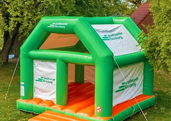 Aufblasbarer Werbeartikel als Hüpfburg mit individueller Werbung.Aufblasbare Werbung | Werbeträger | Inflatables online kaufen! Aufblasbarer Werbeartikel als Hüpfburg mit individueller Werbung.Aufblasbare Werbung | Werbeträger | Inflatables online kaufen!