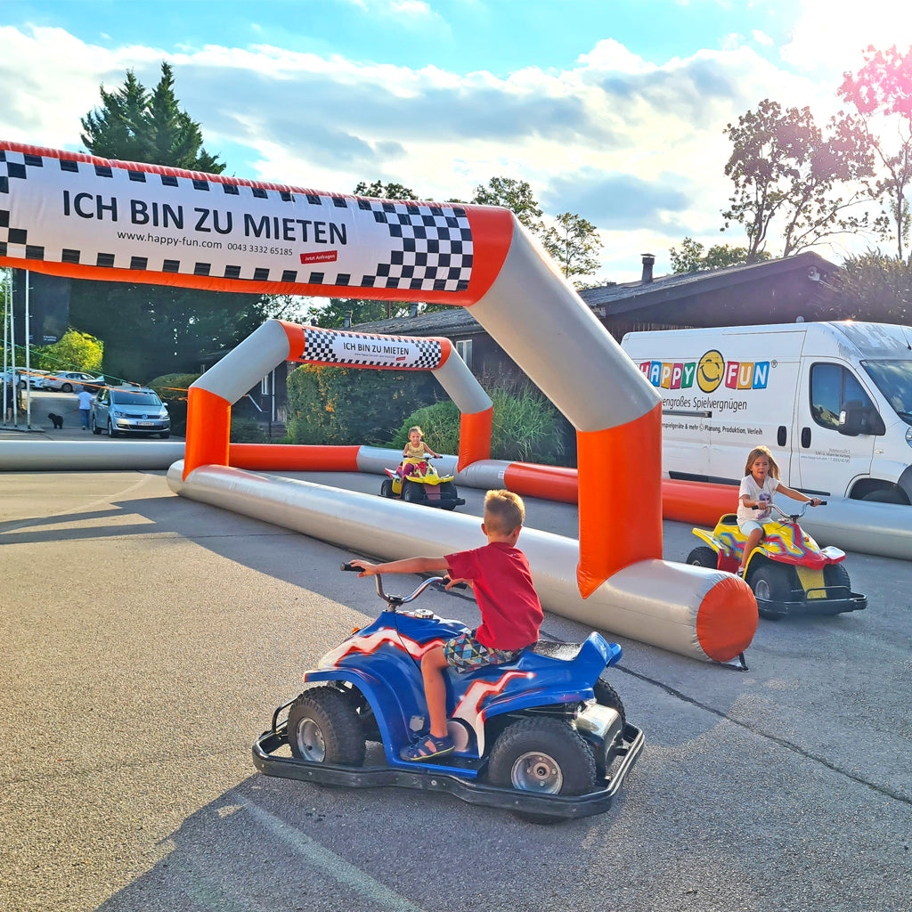 4 Quads mit Barriere mieten - Fahrspaß und Action für Ihr Event - Karussell mieten | Nostalgie Karussell, Kettenflieger - Verleih 4 Quads mit Barriere mieten - Fahrspaß und Action für Ihr Event - Karussell mieten | Nostalgie Karussell, Kettenflieger - Verleih