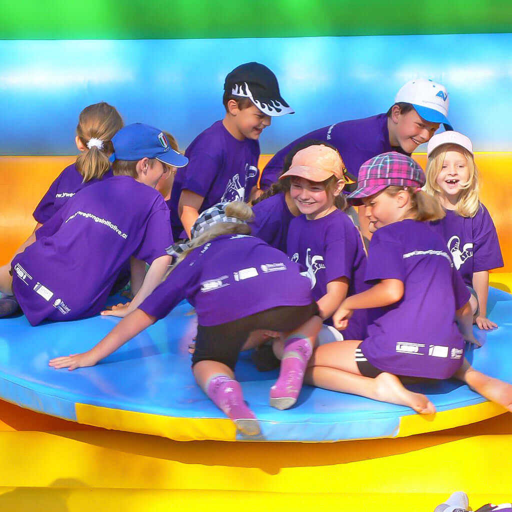 Drehbühne ECO – Das farbenfrohe Geschicklichkeitsspiel für Action-Fans - Active Center kaufen - Jetzt bestellen! Drehbühne ECO – Das farbenfrohe Geschicklichkeitsspiel für Action-Fans - Active Center kaufen - Jetzt bestellen!