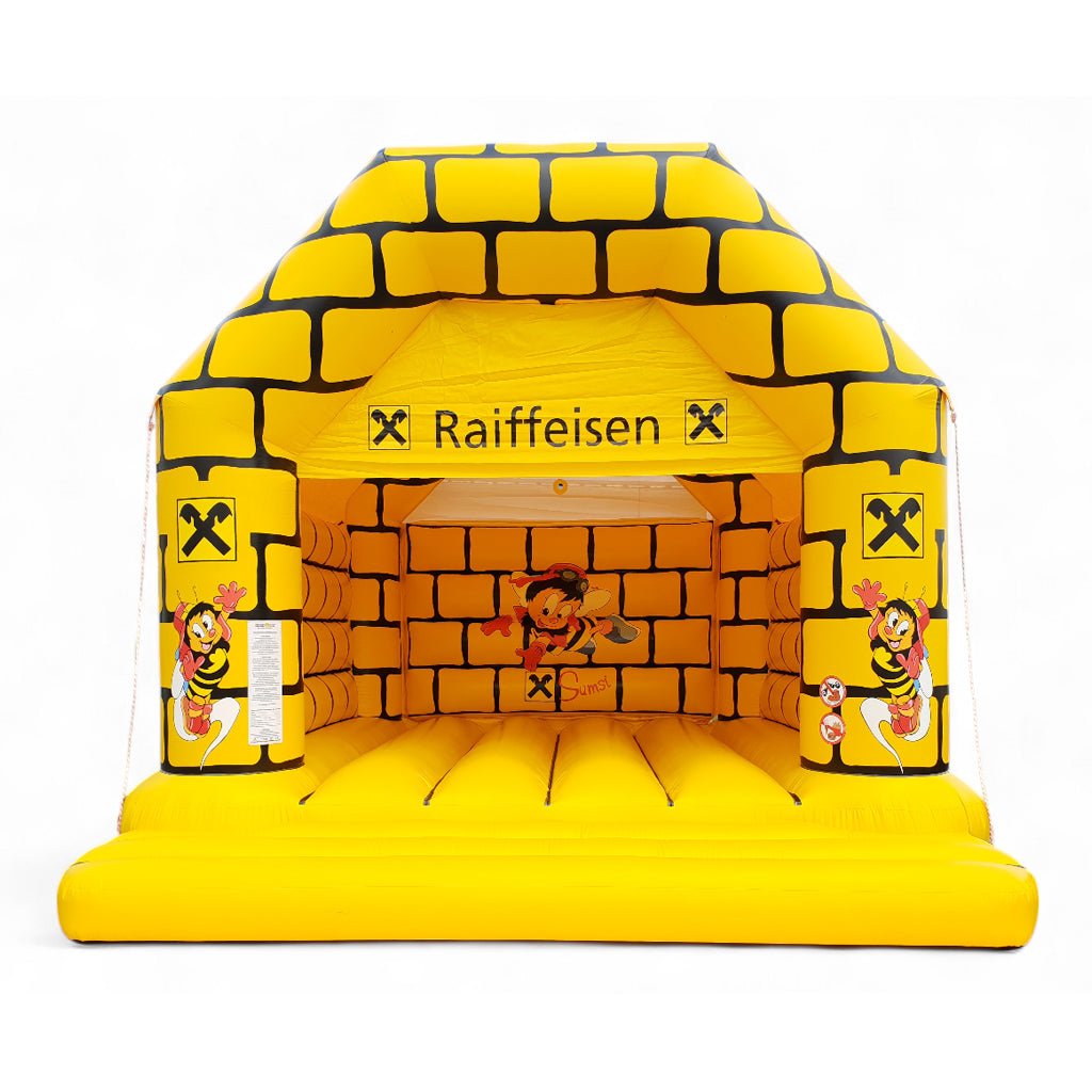 Raiffeisen Hüpfburg mit zwei Sumsi-Motiven außen und großer Illustration innen – individuell kaufen mit Branding