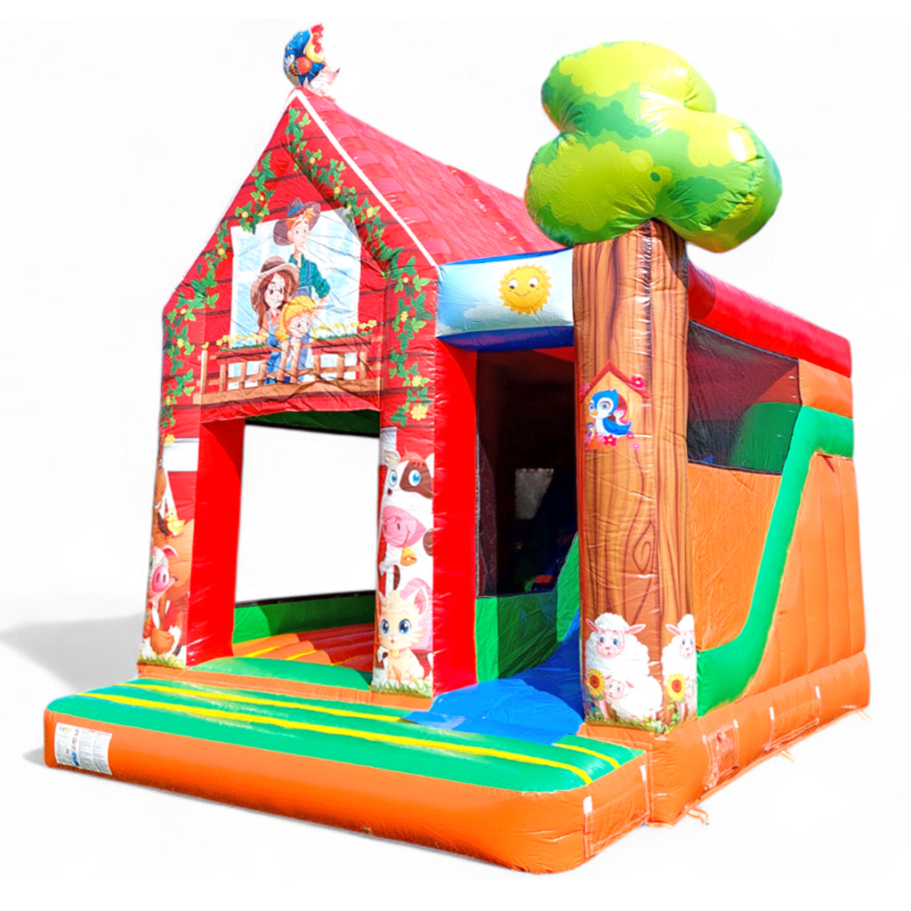 Eine sehr individuelle Hüpfburg als Bauernhof gestaltet, sowie mit vielen aufgemalten Tieren vom Bauernhof.