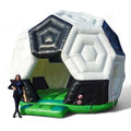 Hüpfburg Fußball komplett rund konstruiert.