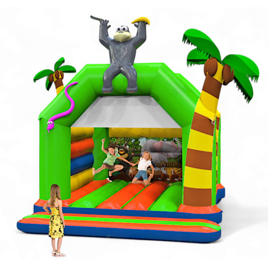 Hüpfburg Gorilla mit Palmen, einer Schlange, grünen Säulen sowie einem Digitaldruck vom Dschungel an der innen Rückwand.