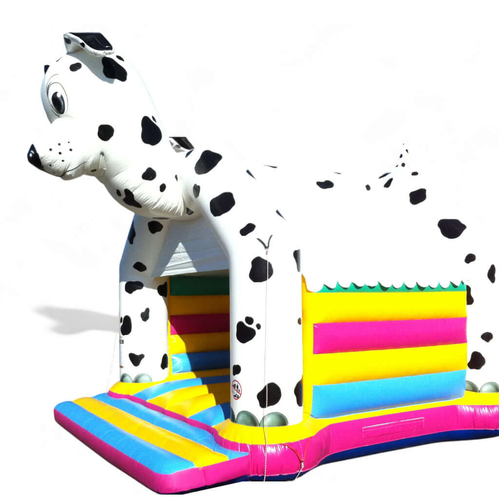 Hüpfburg mit bunte Wände und buntem Einstieg.