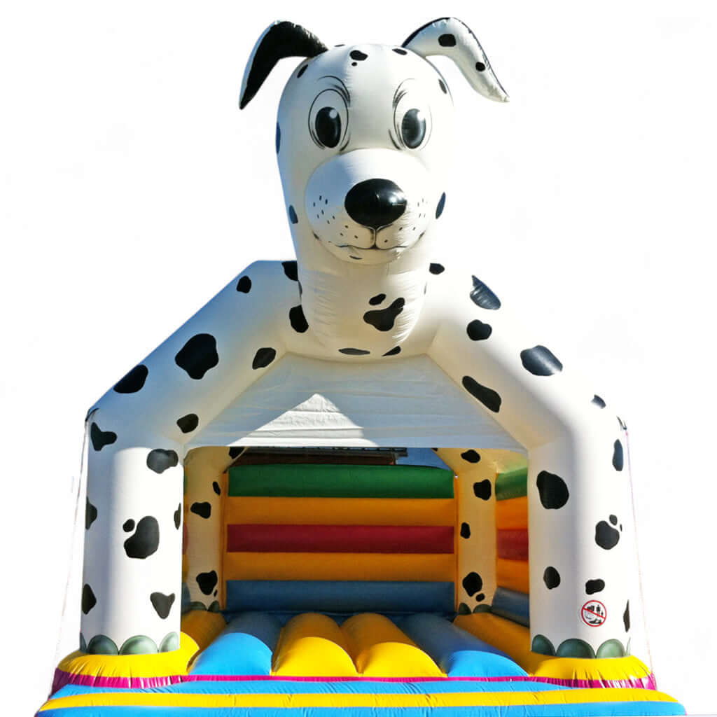 Hüpfburg Hund in schwarz und weiß sowie einem großem aufblasbaren Hunde-Dalmatiner Kopf.