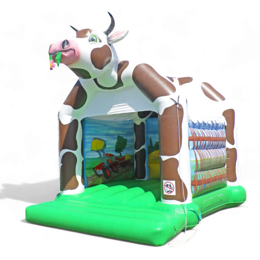 Hüpfburg Kuh mit Hörner in weiß und braun.