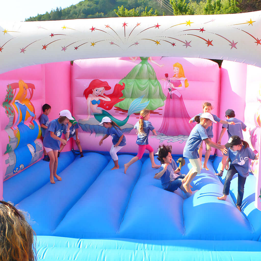 Hüpfburg Prinzessin - Das Highlight für kleine Königinnen - Hüpfburgen kaufen mit 5 Jahren Garantie | In AT, DE & CH Hüpfburg Prinzessin - Das Highlight für kleine Königinnen - Hüpfburgen kaufen mit 5 Jahren Garantie | In AT, DE & CH