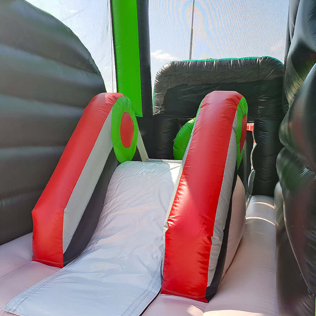 Rutsche der Traktorhüpfburg.