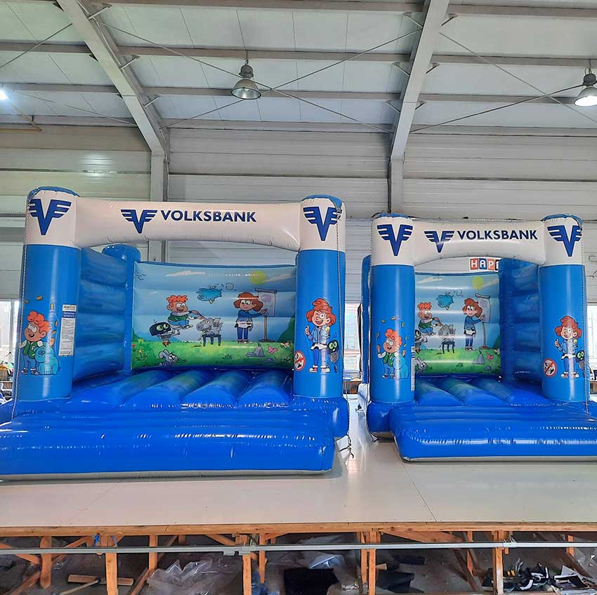 Hüpfburg Volksbank ohne Dach - Aufblasbare Werbung | Werbeträger | Inflatables online kaufen! Hüpfburg Volksbank ohne Dach - Aufblasbare Werbung | Werbeträger | Inflatables online kaufen!
