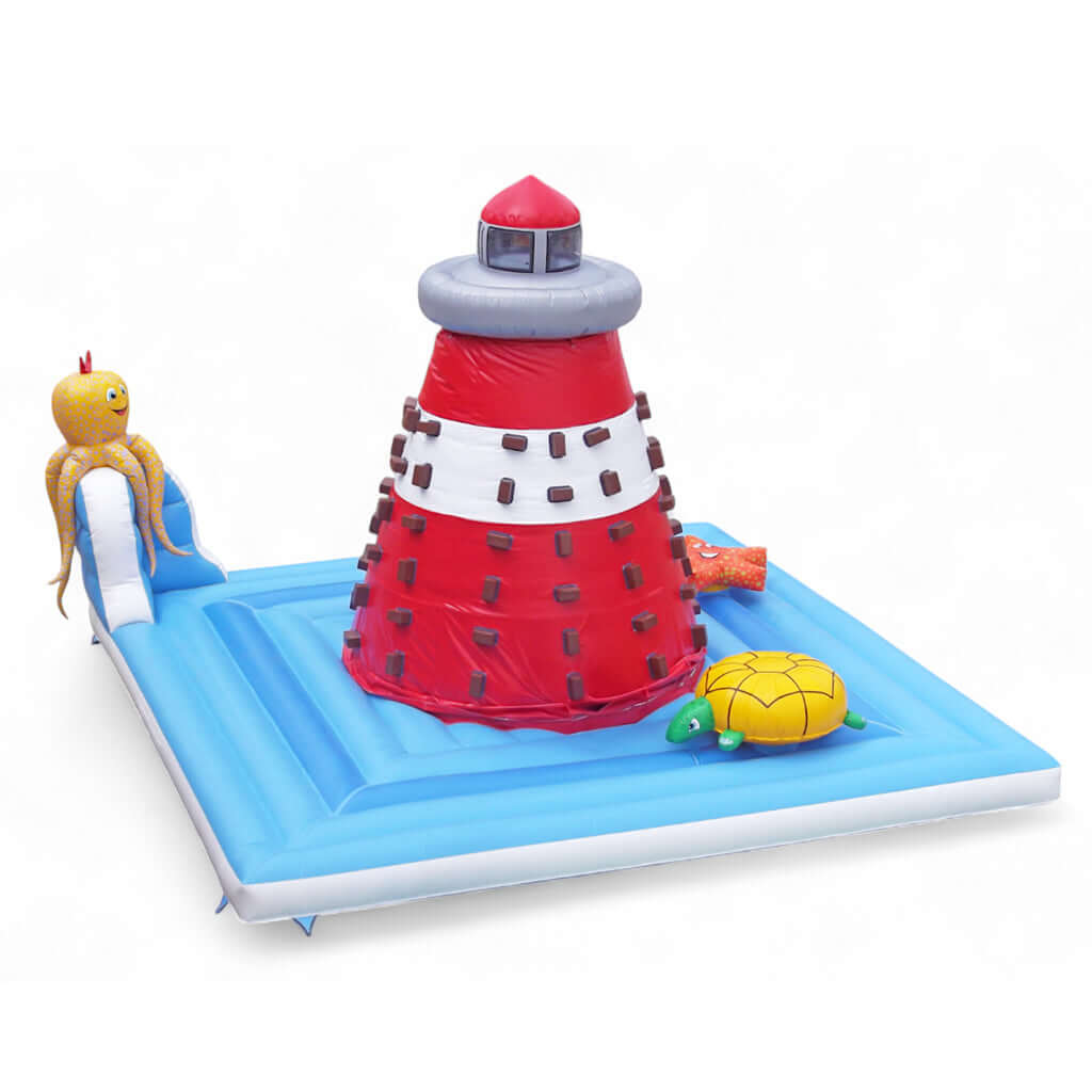 Aufblasbarer Kletterberg Leuchtturm in Rot, Weiß und Blau mit Rutsche, Klettergriffen und maritimen Figuren – ideales Spielmodul für kleine Abenteurer.