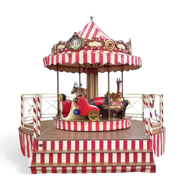 Nostalgisches Kinderkarussell mit rot-weißen Streifen, Pferden und Oldtimer - ideal für Feste, Events und stimmungsvolle Kinderattraktionen.