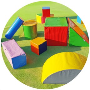 Bunte Softplay-Module für Kinder, ideal zum Kaufen für Indoor- und Outdoor-Events.