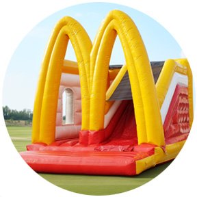 Aufblasbare WerbungBouncy castle fire engine with slide midi