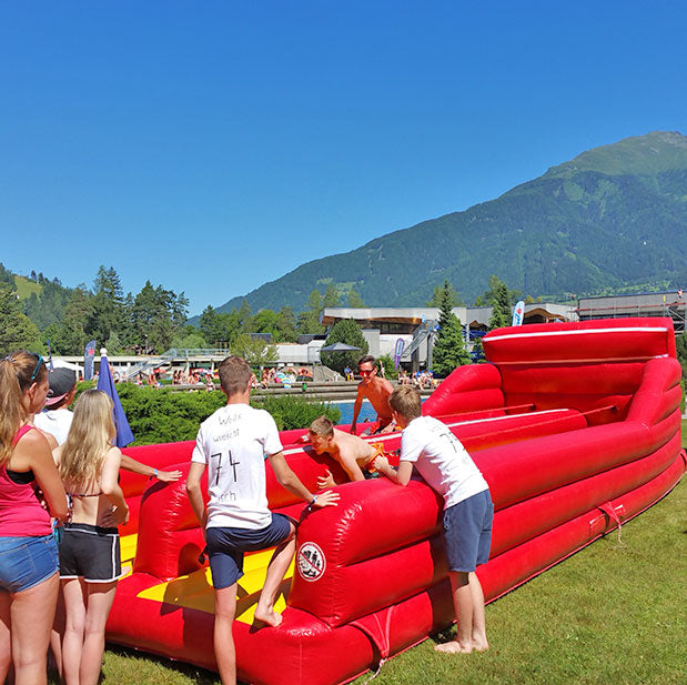 Bungee Run in Rot-Gelb zu mieten.