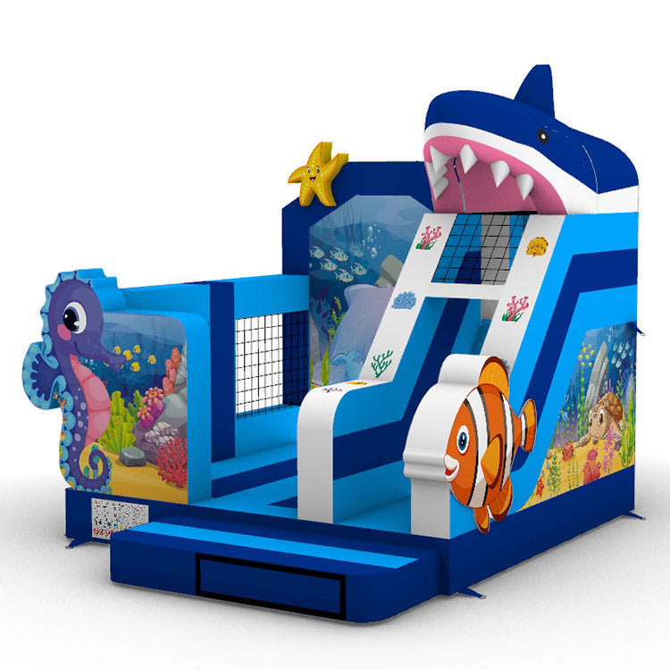 eitenansicht: Blau-gelbe Hai-Hüpfburg Multiplay Ecoplay mit großem Haikopf, Seepferdchen und Rutsche – Hüpfburg von Happy Fun GmbH, EN 14960 geprüft