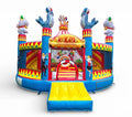 Aufblasbare Zirkus-Hüpfburg mit Rutsche und bunten Tierfiguren