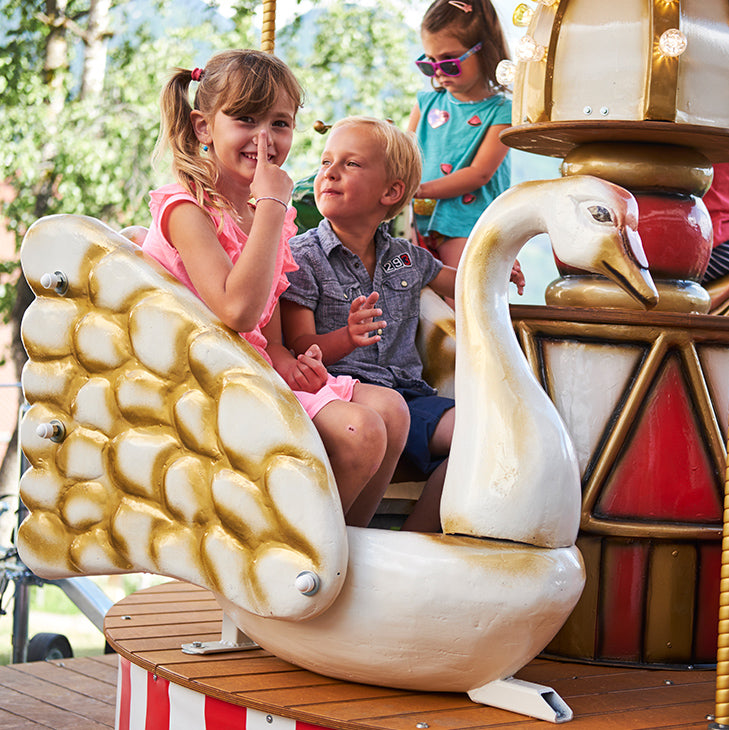 Rent a Nostalgia Carousel for 6 people - Rent a bouncy castle | Bouncy castles ✓ 300+ other play equipment for rent