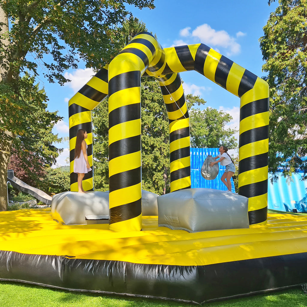 Bouncy castle wrecking ball rental 8x8m - Action and balance - wrecking ball - Rent a bouncy castle | Bouncy castles ✓ 300+ other play equipment for rent