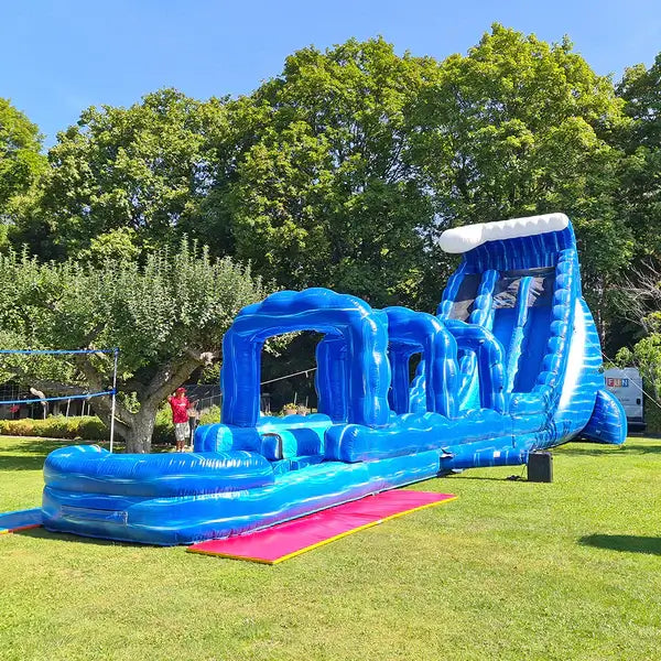 Gebrauchte Wasserrutsche XXL 18,5 m Länge - Buy used bouncy castle | Save up to -80%