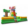 Aufblasbarer Kletterberg Tiere in leuchtenden Farben mit Giraffe, Elefant und lustigem Tiergesicht – ideales Spielmodul für kleine Kletterfans.